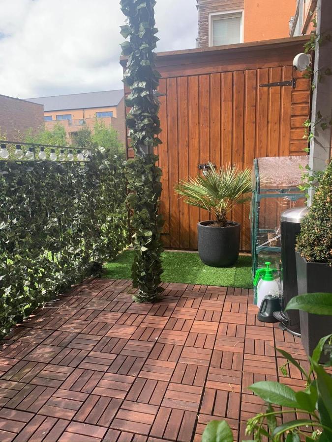Pass The Keys Lovely 2Bedroom Flat With Balcony Edinburgh Exterior photo