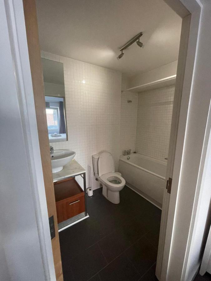 Pass The Keys Lovely 2Bedroom Flat With Balcony Edinburgh Exterior photo