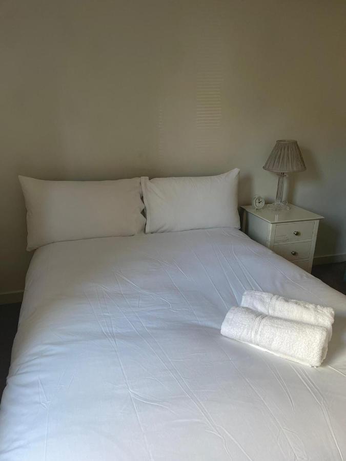 Pass The Keys Lovely 2Bedroom Flat With Balcony Edinburgh Exterior photo